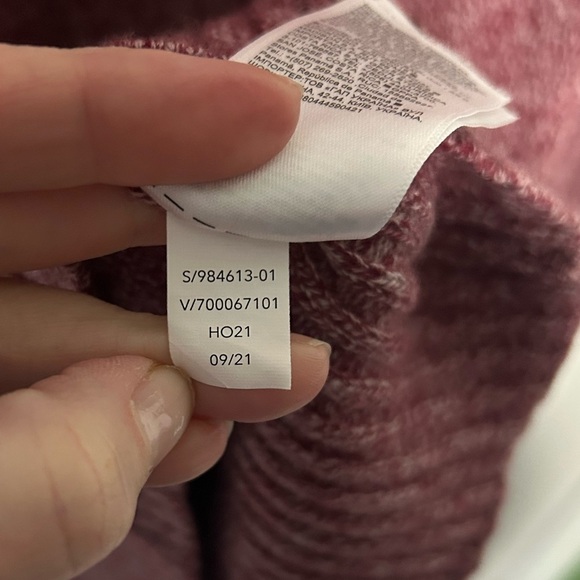 Athleta Vital V-Neck Tunic. Size XS.  Wool/ Cashmere. EUC Sweater. Rosy Red - Picture 7 of 7